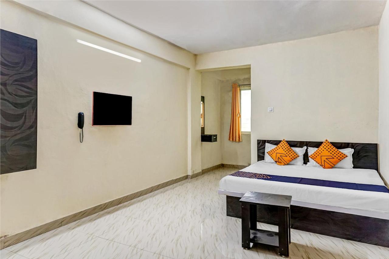 Spot On 81689 New Saiba Lodging Pune Eksteriør billede