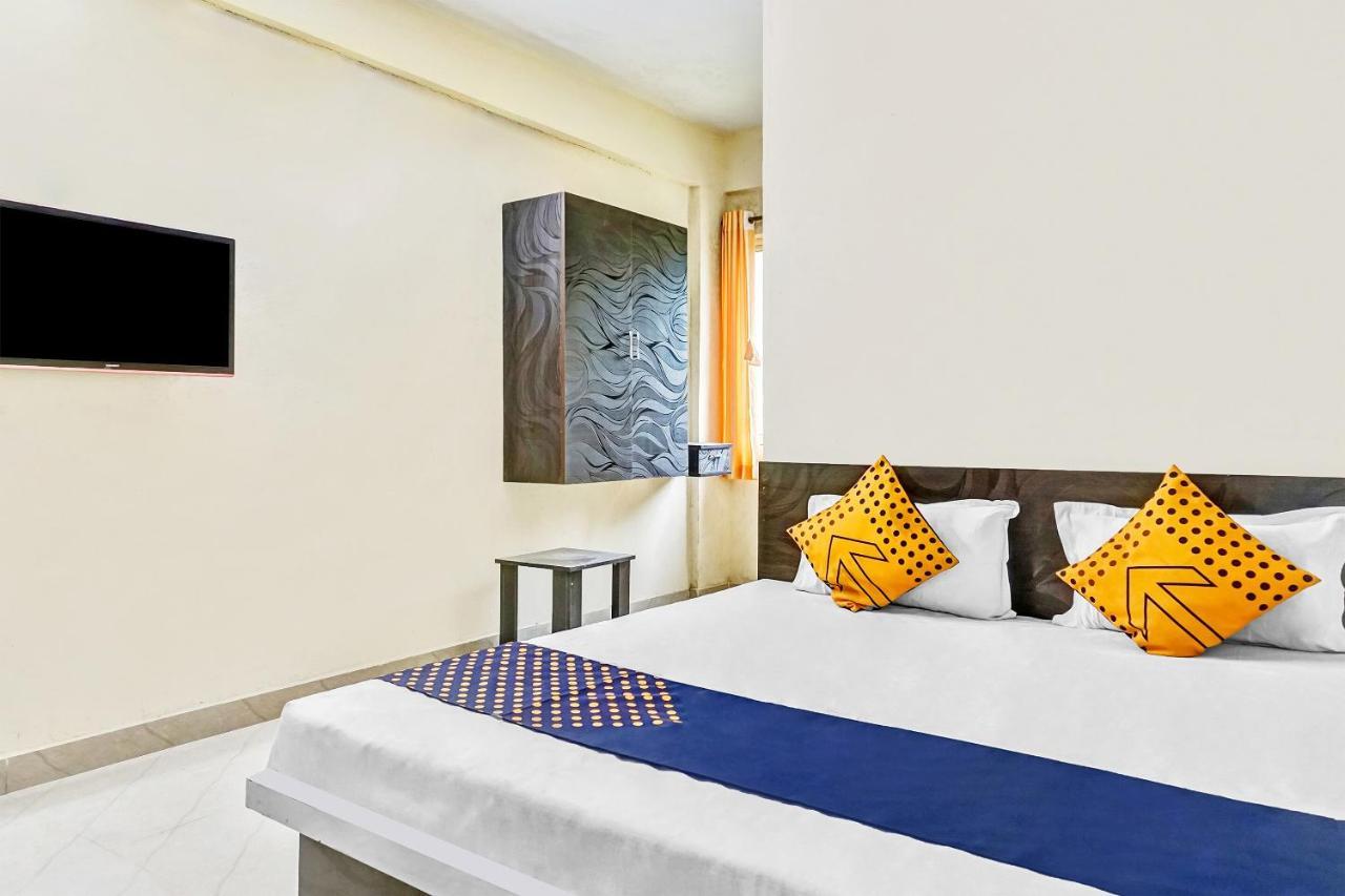 Spot On 81689 New Saiba Lodging Pune Eksteriør billede