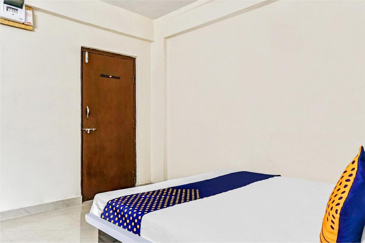 Spot On 81689 New Saiba Lodging Pune Eksteriør billede