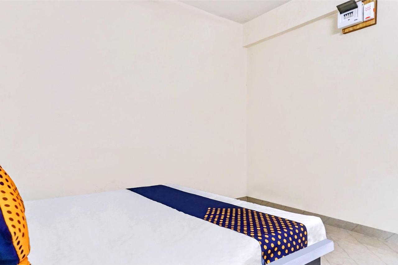 Spot On 81689 New Saiba Lodging Pune Eksteriør billede