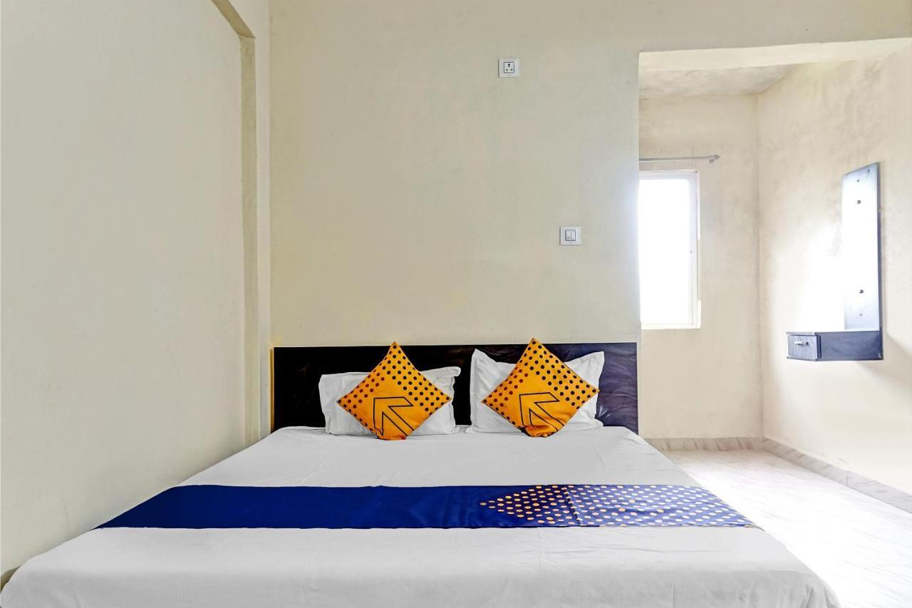 Spot On 81689 New Saiba Lodging Pune Eksteriør billede