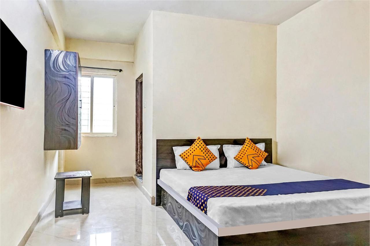 Spot On 81689 New Saiba Lodging Pune Eksteriør billede