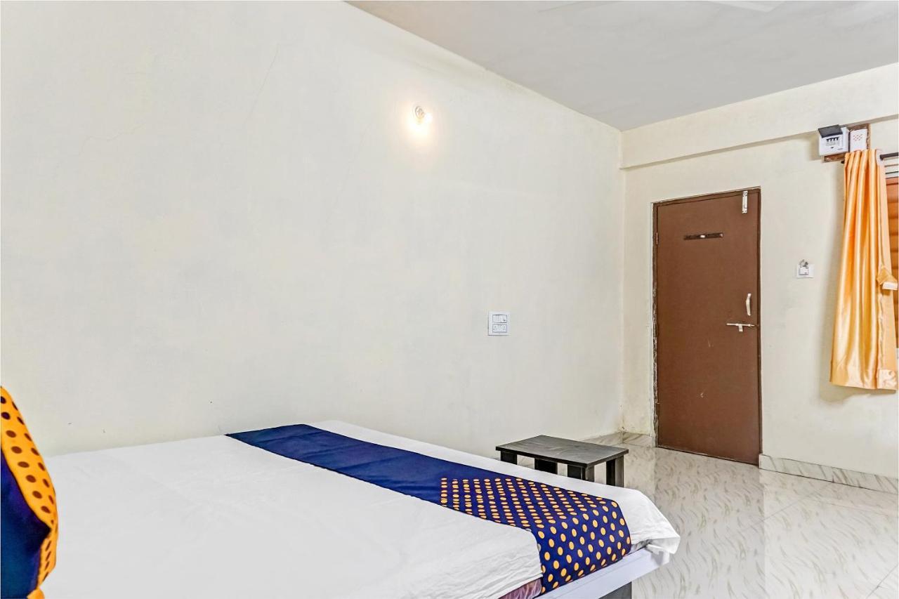 Spot On 81689 New Saiba Lodging Pune Eksteriør billede