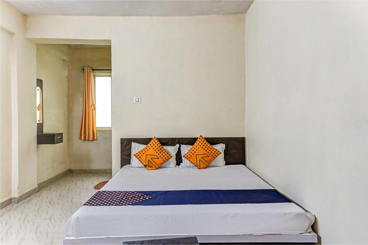 Spot On 81689 New Saiba Lodging Pune Eksteriør billede